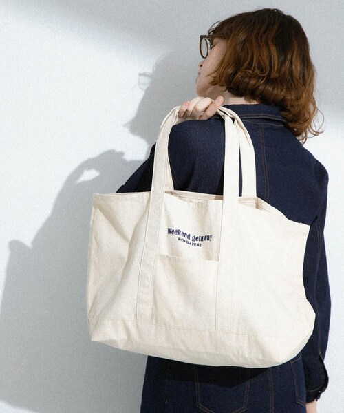 URBAN RESEARCH Sonny Label（アーバンリサーチサニーレーベル）の「WEEKEND GETAWAY TOTEBAG（トートバッグ・レディース・オフ/レッドブラウン/ネイビー・One）」の5枚目の写真