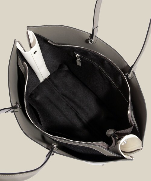 ROPE'(ロペ)の「【E'POR】Y BAG Wide/A4対応・通勤・26SS(トートバッグ・レディース・ブラック/グレー/キナリ/ダークブラウン/ダークグリーン・F)」の16枚目の写真