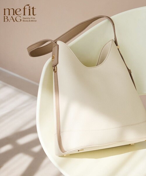 ROPE' PICNIC(ロペピクニック)の「me fit BAG フィットワンショルダーミドルバッグ(ショルダーバッグ・レディース・ブラック/キナリ系/ライトグリーン/オレンジ系・F)」の1枚目の写真