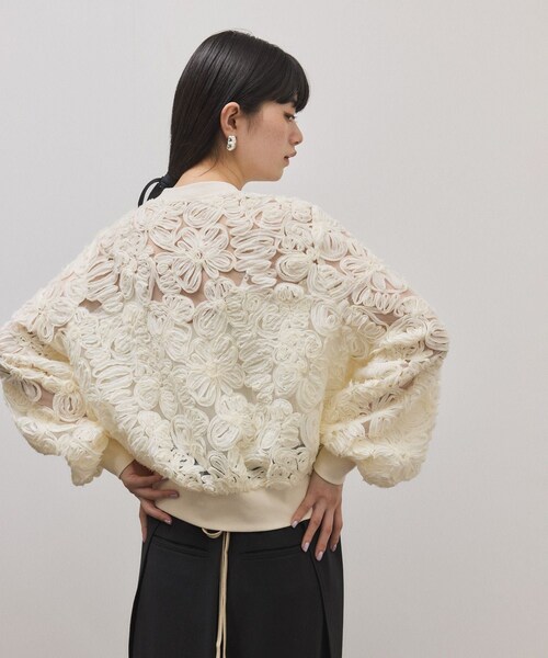 ADAM ET ROPE'(アダムエロペ)の「ラインアートレースブルゾン(ブルゾン・レディース・ブラック/キナリ/ブルー系・F)」の11枚目の写真