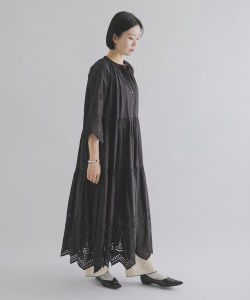 THE GOODLAND MARKET（ザグッドランドマーケット）の「FANAKA　ティアードドレス（ワンピース・レディース・WHITE/BLACK/BLUE・Free）」の14枚目の写真