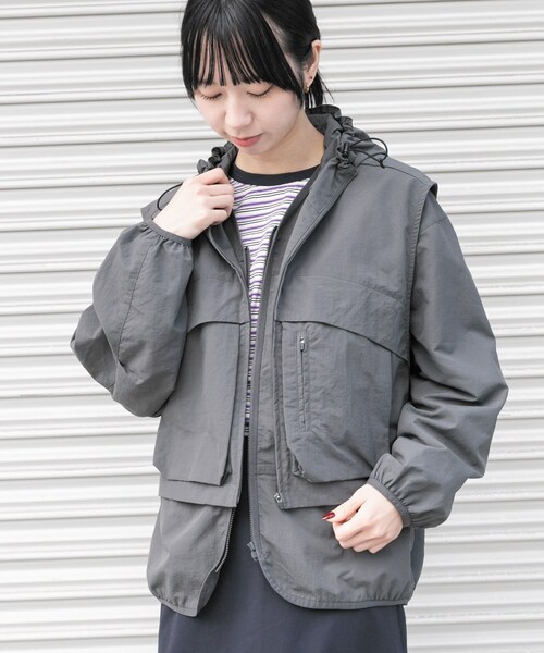 EKAL（エカル）の「『URTECH』ナイロンタッサー ベスト（ベスト・レディース・グラファイト/ネイビー・One）」の10枚目の写真