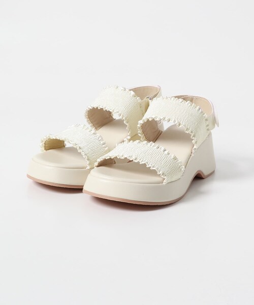 KBF（ケイビーエフ）の「シャーリングベルトサンダル（サンダル・レディース・CREAM/BLACK・36/37/38）」の7枚目の写真