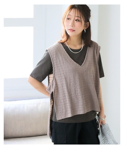 nissen（ニッセン）の「2点セット（ポコポコ素材ベスト＋Tシャツ）＜大きいサイズ有＞（ベスト・レディース・ピスタチオ+オフホワイト/グレー+チャコールグレー/黒+杢グレー・S/M/L/LL/3L）」の6枚目の写真