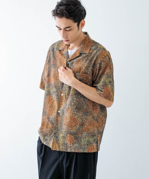 URBAN RESEARCH（アーバンリサーチ）の「LONGCHAMP PRINT SHIRTS（シャツ/ブラウス・メンズ・BLACK/ORANGE/BLUE/KHAKI・M/L）」の4枚目の写真