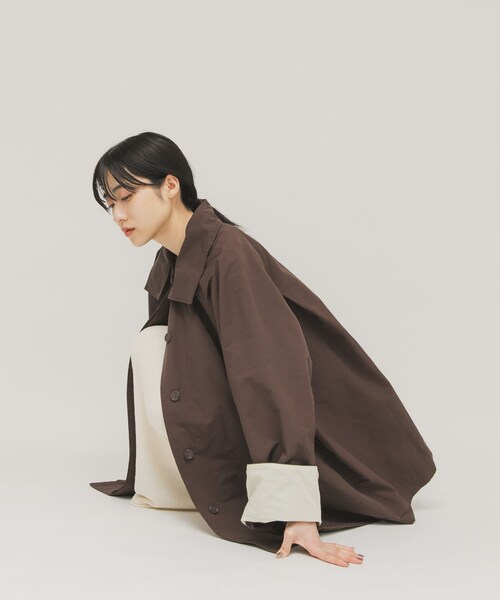 KBF（ケイビーエフ）の「テントラインBIGミドルコート（テーラードジャケット・レディース・BEIGE/BROWN/NAVY・One）」の4枚目の写真