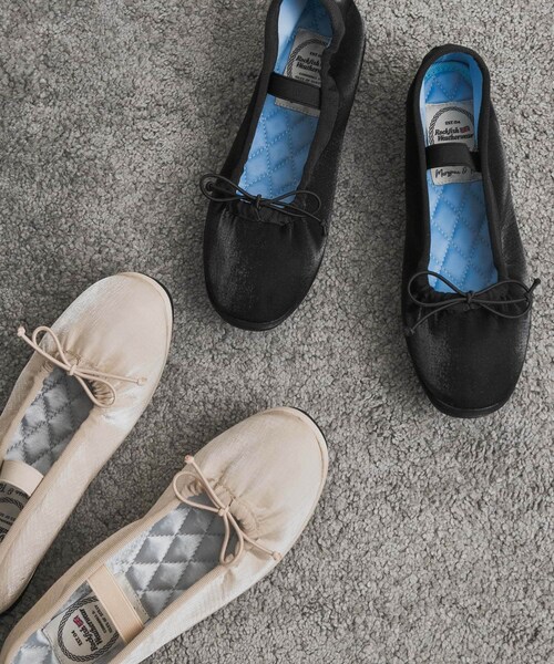 URBAN RESEARCH DOORS(アーバンリサーチドアーズ)の「Rockfish Weatherwear WISLEY SCRUNCH FLAT(バレエシューズ・レディース・BLACK/BEIGE・23.5/24/24.5)」の7枚目の写真