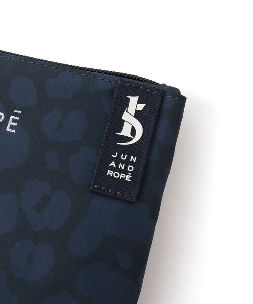 ROPE'（ロペ）の「アニマルプリントサコッシュ（ショルダーバッグ・レディース・グレー/ネイビー/ピンク・F）」の9枚目の写真