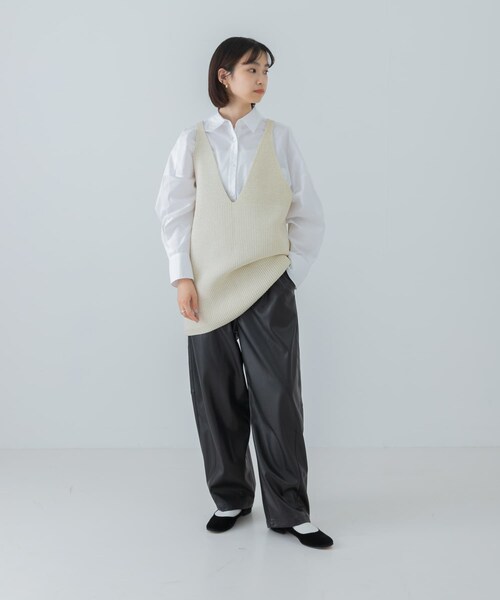URBAN RESEARCH(アーバンリサーチ)の「レザーライクコクーンパンツ(その他パンツ・レディース・BLACK/BEIGE・FREE)」の9枚目の写真