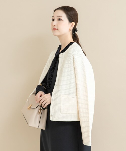 URBAN RESEARCH ROSSO（アーバンリサーチロッソ）の「『WEB/一部店舗限定』ツイードノーカラーニットジャケット（ノーカラージャケット・レディース・OFF/NAVY・Free）」の8枚目の写真