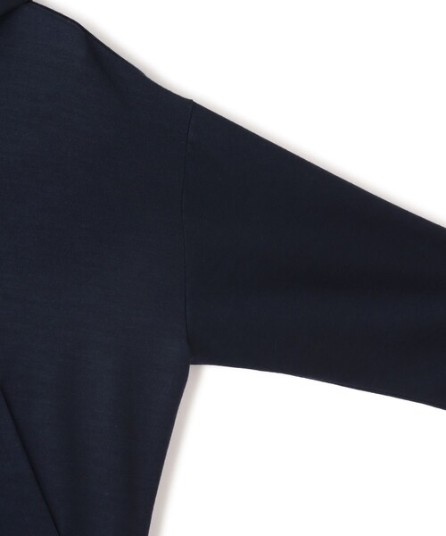 ADAM ET ROPE'(アダムエロペ)の「【WRAPINKNOT(ラッピンノット)】ZIP Hoodie(パーカー・レディース・ブラック/ネイビー・1)」の6枚目の写真