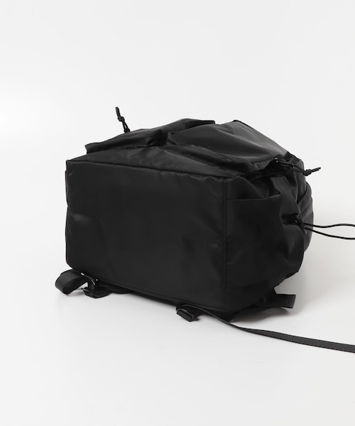 URBAN RESEARCH DOORS(アーバンリサーチドアーズ)の「『別注』YAKPAK×DOORS マルチポケットデイパック(バックパック/リュック・メンズ・BLACK/CHARCOAL・-)」の9枚目の写真