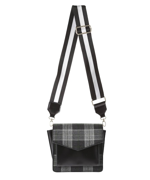 MURUA（ムルーア）の「ワイドテープBAG（ショルダーバッグ・レディース・ブラック/ボルドー/ミックス・F）」の7枚目の写真