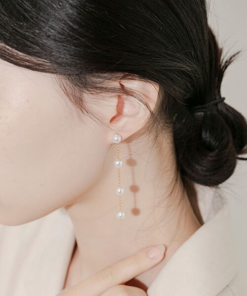 SMELLY（スメリー）の「パールチェーンスウィングピアス（ピアス（両耳用）・レディース・GD/WH・-）」の6枚目の写真