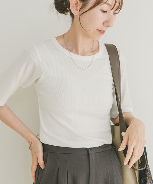 ITEMS URBANRESEARCH（アイテムズ アーバンリサーチ）の「5ブソデリブTシャツ（Tシャツ/カットソー・レディース・WHT/CHA/BLK・FREE）」の5枚目の写真