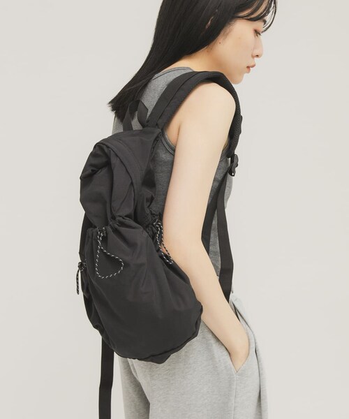 KBF（ケイビーエフ）の「アウトポケットナイロンバックパック（バックパック/リュック・レディース・PINK/BEIGE/BLACK・One）」の5枚目の写真