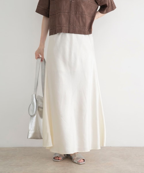 ITEMS URBANRESEARCH(アイテムズ アーバンリサーチ)の「ストレッチサテンスカート(スカート・レディース・WHT/BLK/BRN・Free)」の1枚目の写真
