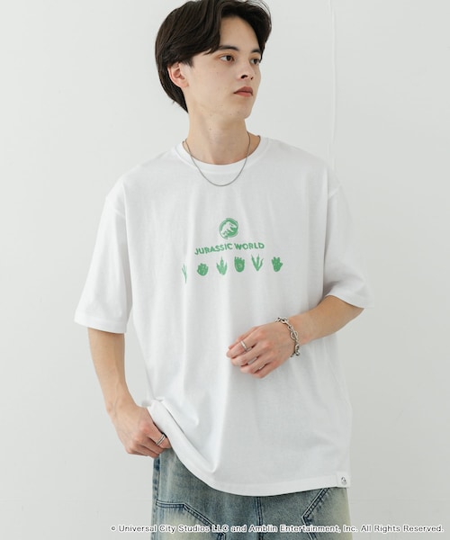 SENSE OF PLACE by URBAN RESEARCH(センスオブプレイスバイアーバンリサーチ)の「『別注』Jurassic World×SENSE OF PLACE T-SHIRTS/B(Tシャツ/カットソー・メンズ・WHITE/CHARCOAL/RED・M/L)」の1枚目の写真