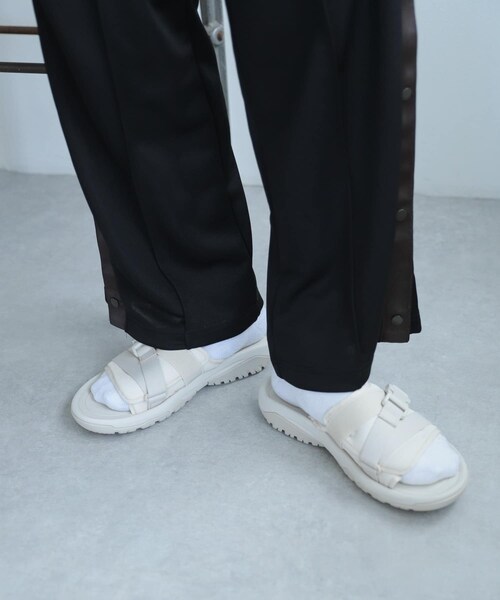 SENSE OF PLACE by URBAN RESEARCH（センスオブプレイスバイアーバンリサーチ）の「『WEB/一部店舗限定』Teva　HURRICANEVERGE SLIDE（サンダル・メンズ・BIRCH/BLACK・26/27）」の4枚目の写真