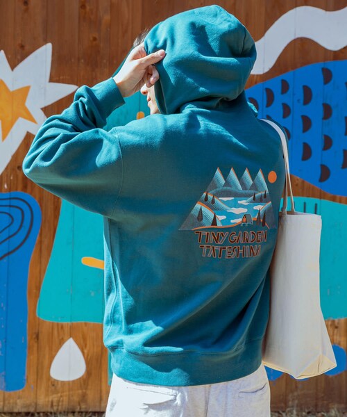 URBAN RESEARCH DOORS(アーバンリサーチドアーズ)の「TGT ロゴプリント フーディ(パーカー・メンズ・OFF/GREEN/BLACK・S/M/L/XL)」の3枚目の写真