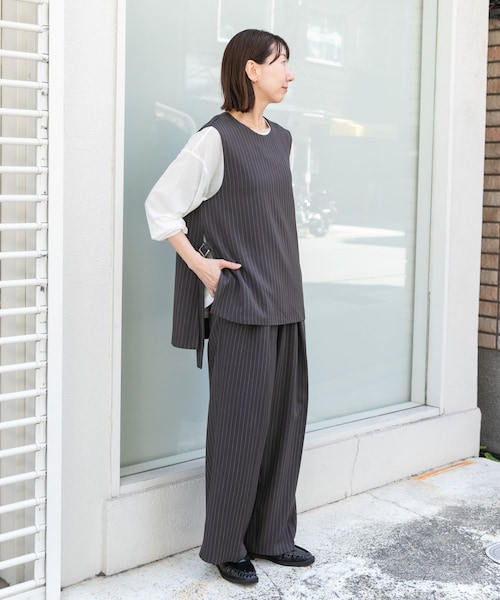 ITEMS URBANRESEARCH（アイテムズ アーバンリサーチ）の「ピンストライプベストパンツセット（セットアップ・レディース・CHA/BEG・Free）」の7枚目の写真