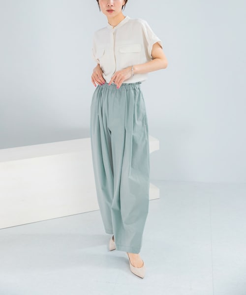 URBAN RESEARCH ROSSO（アーバンリサーチロッソ）の「ELENDEEK　EASY TUCK COCOON PANTS（その他パンツ・レディース・O.WHT/BLK/MNT/BRN・1/2）」の4枚目の写真