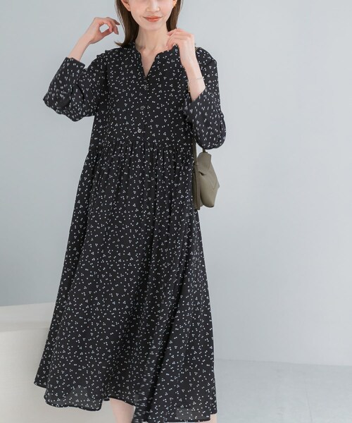 URBAN RESEARCH ROSSO（アーバンリサーチロッソ）の「『WEB限定』ランダムドットボリュームワンピース（ワンピース・レディース・NAVY/BLACK・Free）」の5枚目の写真