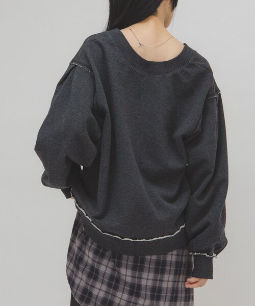KBF（ケイビーエフ）の「2WAYルーズスウェット（Tシャツ/カットソー・レディース・BEIGE/LATTE/CHARCOAL・One）」の8枚目の写真