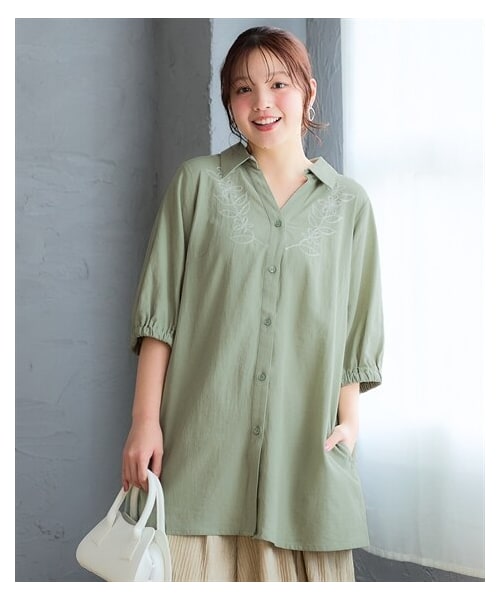 nissen（ニッセン）の「＜大きいサイズ＞綿100％刺しゅうシャツチュニック（チュニック・レディース・アイボリー/チャコールグレー/ライトグリーン・L/LL/3L/4L/5L/6L/8L/10L）」の3枚目の写真