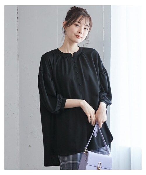 nissen（ニッセン）の「大きいサイズ 美ラクRUタッチくるみボタンデザインチュニック（接触冷感・UVカット）（チュニック・レディース・モスカーキ/ラズベリー/グレージュ/黒/パープル/マホガニーレッド/アイスグレー/グレイッシュミント/チャコールグレー・L/LL/3L/4L/5L/6L/8L/10L）」の12枚目の写真