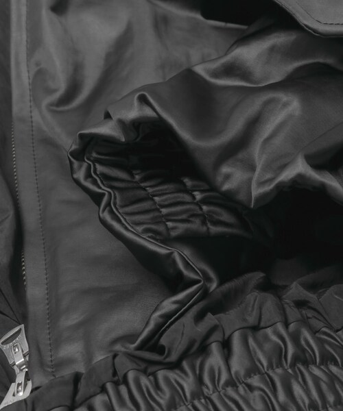 URBAN RESEARCH(アーバンリサーチ)の「ATON COWHIDE NYLON SHORT MA-1(MA-1・レディース・CHA GRAY・2)」の8枚目の写真