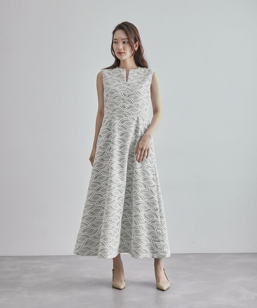 ROPE'（ロペ）の「【一部店舗限定】【ESTAR TEKSTIL】ケミカルレース×シャンタンフレアーワンピース（ワンピース・レディース・ホワイト系/ネイビー系・36/38）」の17枚目の写真