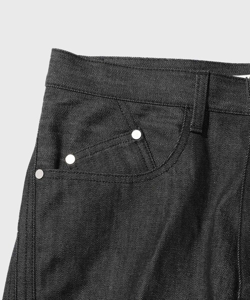 ADAM ET ROPE'(アダムエロペ)の「《別注》【NVRFRGT/ネヴァーフォーゲット】EX 3D TWISTED WIDE LEG JEANS RAW BLACK(デニムパンツ・メンズ・ブラック・0/00/1/2/3)」の16枚目の写真