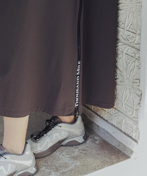 URBAN RESEARCH(アーバンリサーチ)の「『吸水速乾/UVカット/イージーケア』『別注』THOUSAND MILE×URBAN RESEARCH FRENCH SLEEVE DRESS(ワンピース・レディース・BLACK/CHARCOAL・Free)」の9枚目の写真