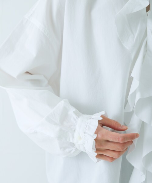 かぐれ(カグレ)の「コットンフリルカラーシャツ(シャツ/ブラウス かぐれ(カグレ)の「コットンフリルカラーシャツ(シャツ/ブラウス