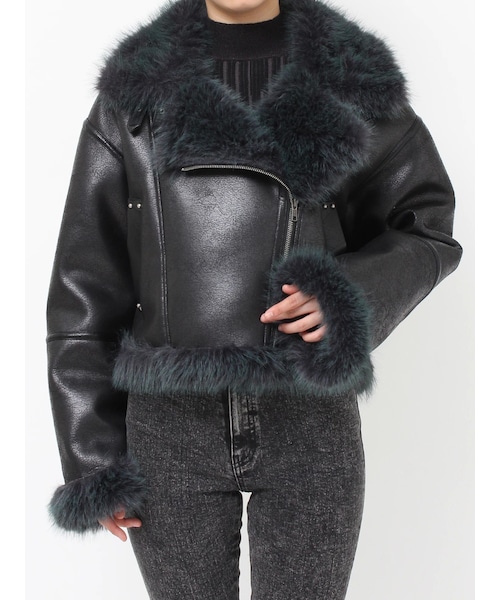 MURUA（ムルーア）の「アンイーブンショートフェイクムートンジャケット（ムートンコート・レディース・アイボリー/ブラック/ブラウン/カーキ/キャメル・F）」の8枚目の写真