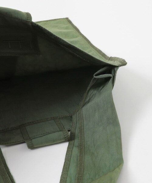 URBAN RESEARCH(アーバンリサーチ)の「ITTI MARY INSIDE OUT TOTE-M(トートバッグ・レディース・BLACK/OLIVE・-)」の10枚目の写真