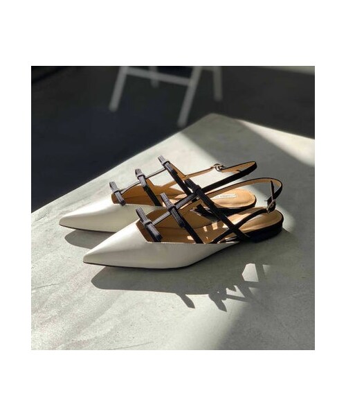 Mode et Jacomo（モードエジャコモ）の「モード エ ジャコモ MODE ET JACOMO リボンフラットバックベルトパンプス （パンプス・レディース・BLK/PLK/WHC/PKK・225/22.5cm/230/23cm/235/23.5cm/240/24cm/245/24.5cm）」の2枚目の写真