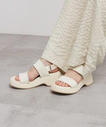 シャーリングベルトサンダル