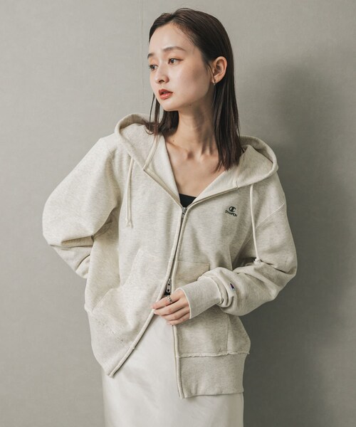 SENSE OF PLACE by URBAN RESEARCH（センスオブプレイスバイアーバンリサーチ）の「『別注』Champion×SENSE OF PLACE　ジップパーカー（パーカー・レディース・OATMEAL/BROWN/GREEN・one）」の19枚目の写真