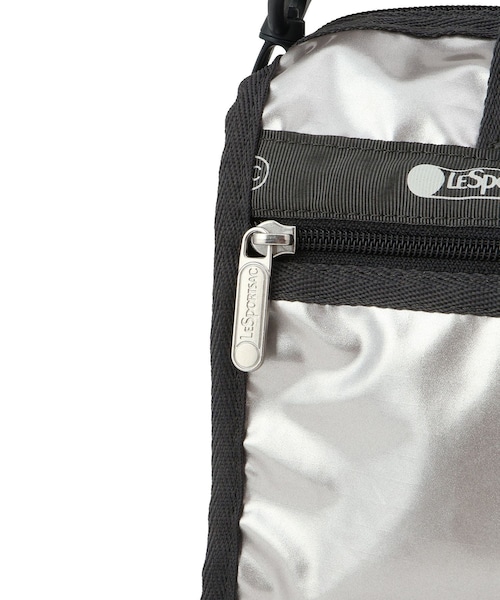 ADAM ET ROPE'（アダムエロペ）の「【LeSportsac for ADAM ET ROPE'】Exclusive Mini Duffel Crosbody（ショルダーバッグ・レディース・シルバー・F）」の17枚目の写真