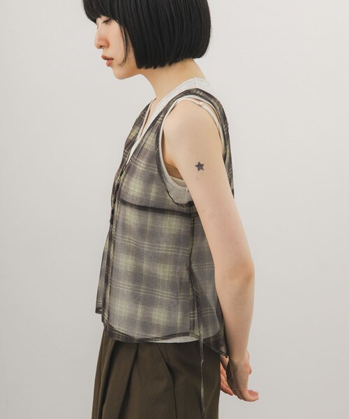 KBF（ケイビーエフ）の「シアーチェックベストSETトップス（タンクトップ・レディース・BRN×BRN/KHAKI×OAT/NAVY×NAVY・One）」の14枚目の写真