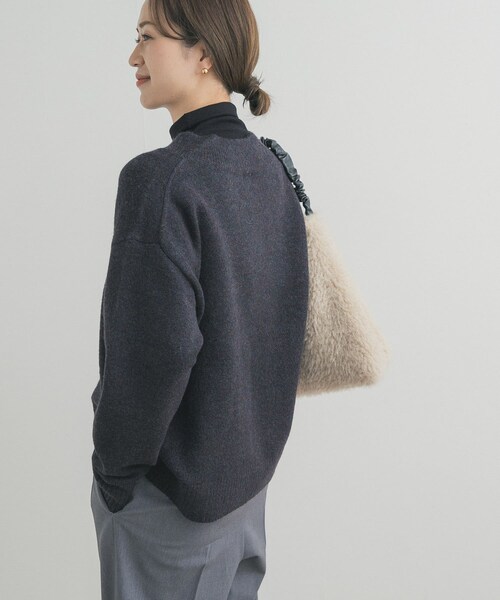 URBAN RESEARCH DOORS(アーバンリサーチドアーズ)の「VネックKNITプルオーバー(ニット/セーター・レディース・GREIGE/RED/NAVY・Free)」の16枚目の写真