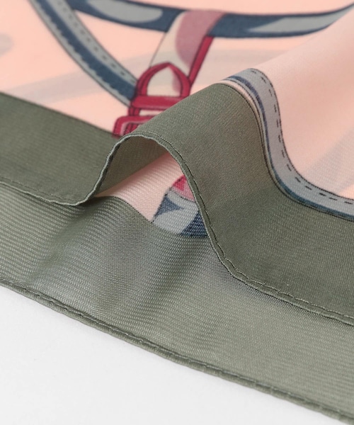 URBAN RESEARCH Sonny Label（アーバンリサーチサニーレーベル）の「大判チェーン柄スカーフ（バンダナ/スカーフ・レディース・ピンク/オフ・one/One）」の8枚目の写真