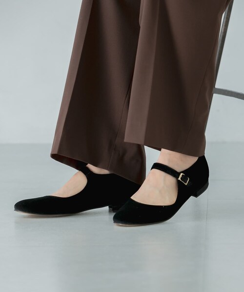 URBAN RESEARCH(アーバンリサーチ)の「CORSO ROMA, 9 VELVET SHOES(パンプス・レディース・BLACK・36/37/38)」の2枚目の写真