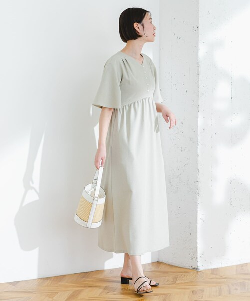 URBAN RESEARCH ROSSO（アーバンリサーチロッソ）の「『UR TECH DRYLUXE』F by ROSSO　ウエストマークワンピース（ワンピース・レディース・BEIGE/L/GRAY/NAVY・36/38）」の14枚目の写真