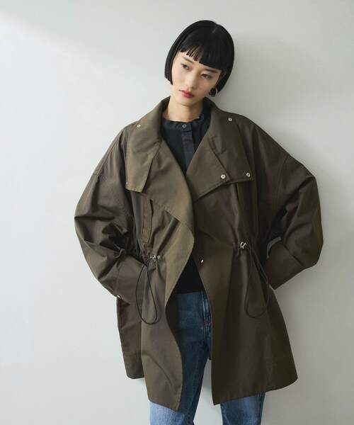 ADAM ET ROPE'（アダムエロペ）の「【WEB限定】スタンドカラーハーフモッズコート（モッズコート・レディース・ブラック/オフホワイト/カーキ系・F）」の12枚目の写真