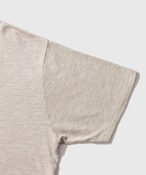 ADAM ET ROPE'(アダムエロペ)の「【BATONER/バトナー】NORMANDY LINEN T-SHIRT(Tシャツ/カットソー・メンズ・キナリ/ベージュ・2/3)」の7枚目の写真