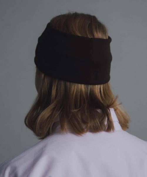 URBAN RESEARCH（アーバンリサーチ）の「decor『デコール』　Wide Hairband（ヘアバンド・レディース・CHARCOAL/BLACK/BROWN/OFF/BURGUNDY/SAX・-）」の4枚目の写真