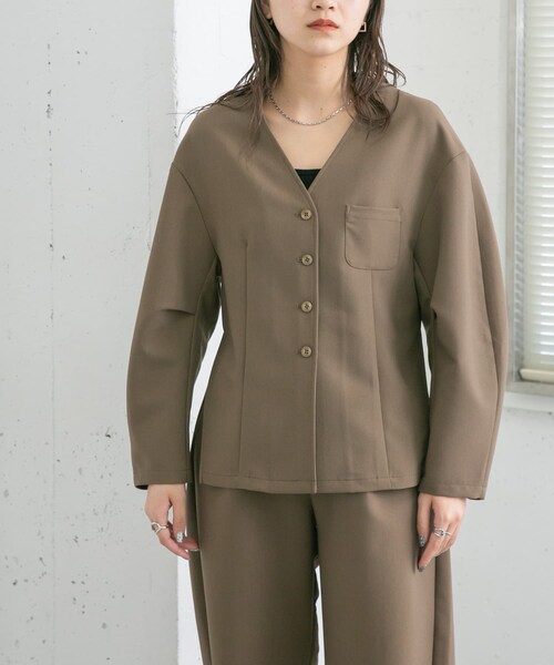 KBF（ケイビーエフ）の「ウエストシェイプジャケット（テーラードジャケット・レディース・FOG GREEN/BROWN・one）」の6枚目の写真